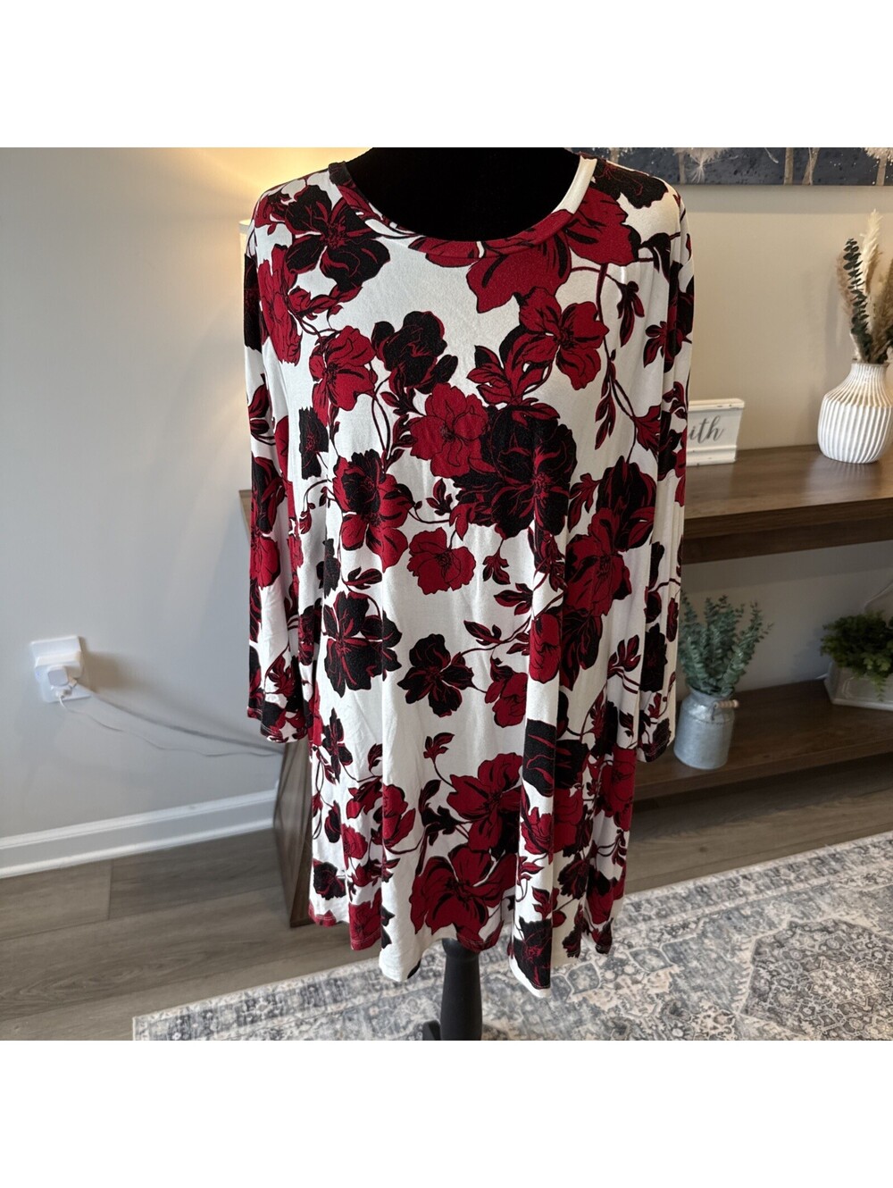 Jessica London Size 18/20 Black/Red Floral 3/4 Length Sleeve Tunic